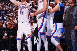 HuaTiHui-雷霆再遇灰熊，保罗关键时刻发挥引领团队夺胜