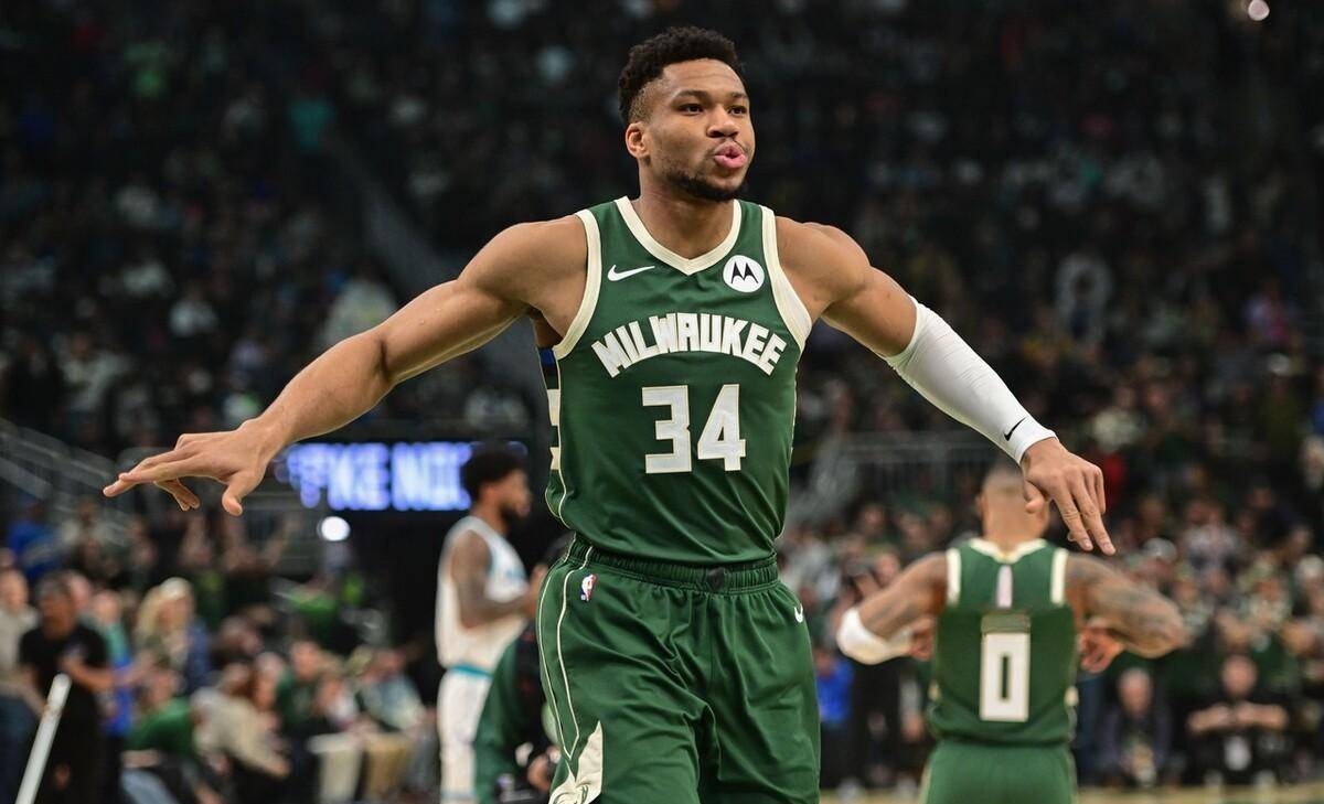 火箭负于雄鹿，遭遇三连败