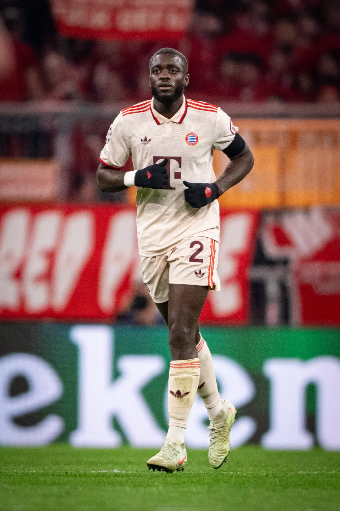 拜仁中场大将凯曼特因伤缺阵多场比赛成为球队隐忧