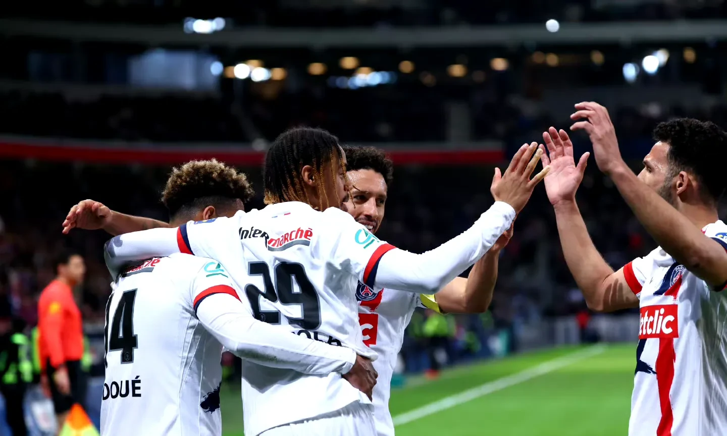 关于里昂队准备在圣埃蒂安展开激烈对决的信息 关于里昂队准备在圣埃蒂安展开激烈对决的信息