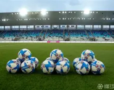 奥兰群岛主场逼平,争分夺秒 奥兰群岛主场逼平,争分夺秒