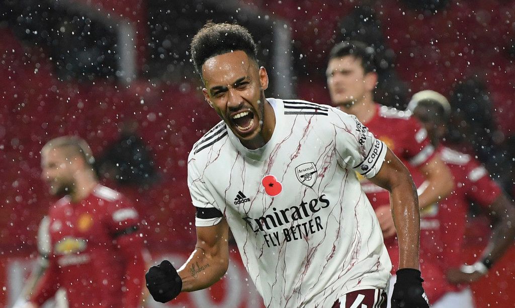 阿森纳前锋奥巴梅扬在比赛中表现出色